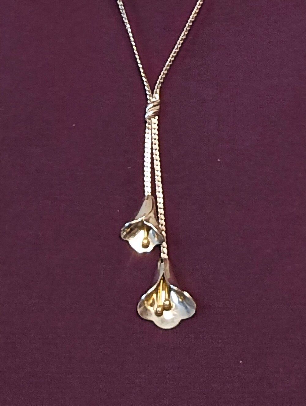 VINTAGE AVON SILVER & GOLD TONE CALLA LILY NECKLACE